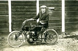 Arvi Tapiola ja Wanderer 1911